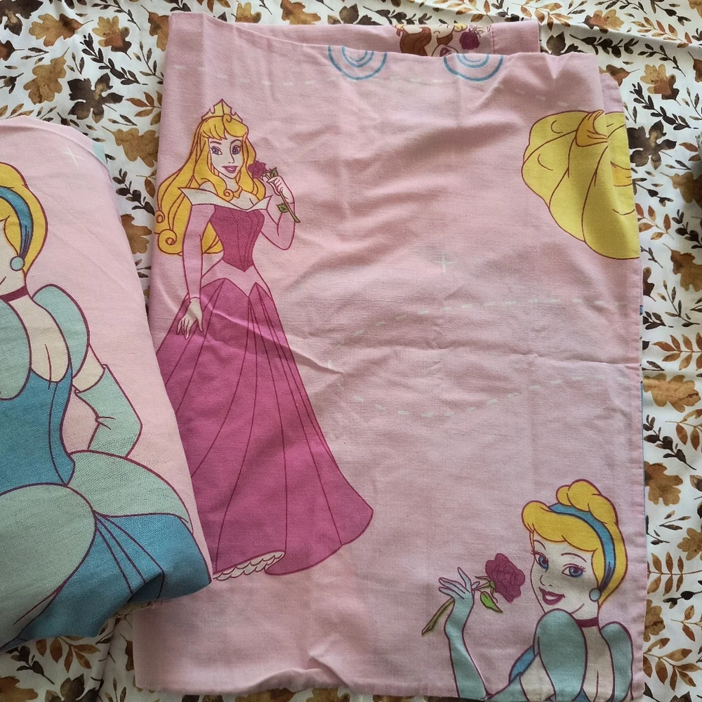 Disney Princess twin bed sheets - Picture 2 of 3